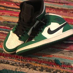 Air Jordan 1 Mid Pine Green Size 12